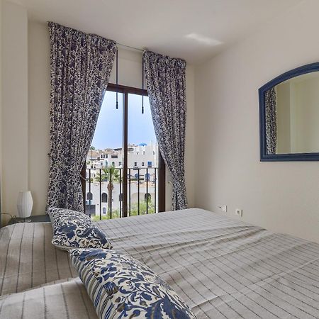 Duquesa Port Retreat Apartment Manilva Bagian luar foto