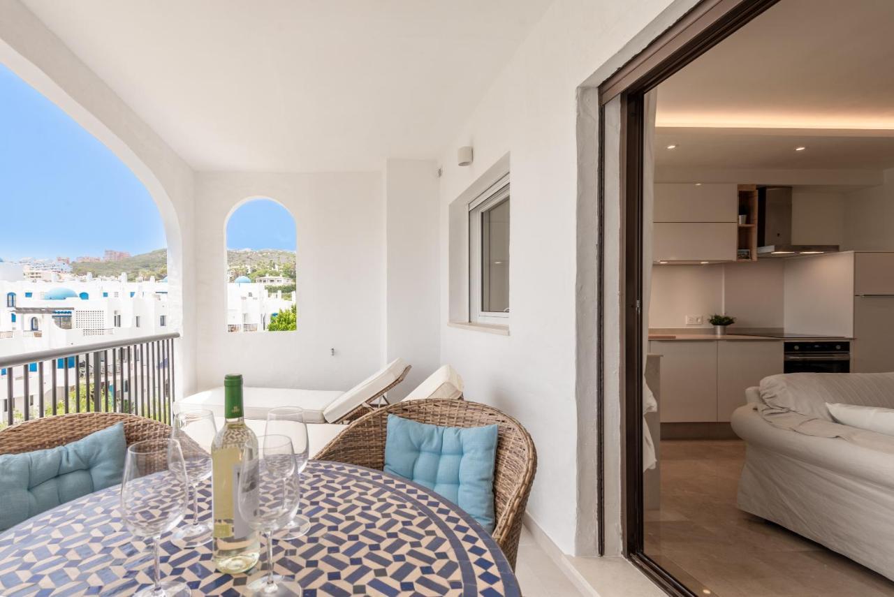 Duquesa Port Retreat Apartment Manilva Bagian luar foto