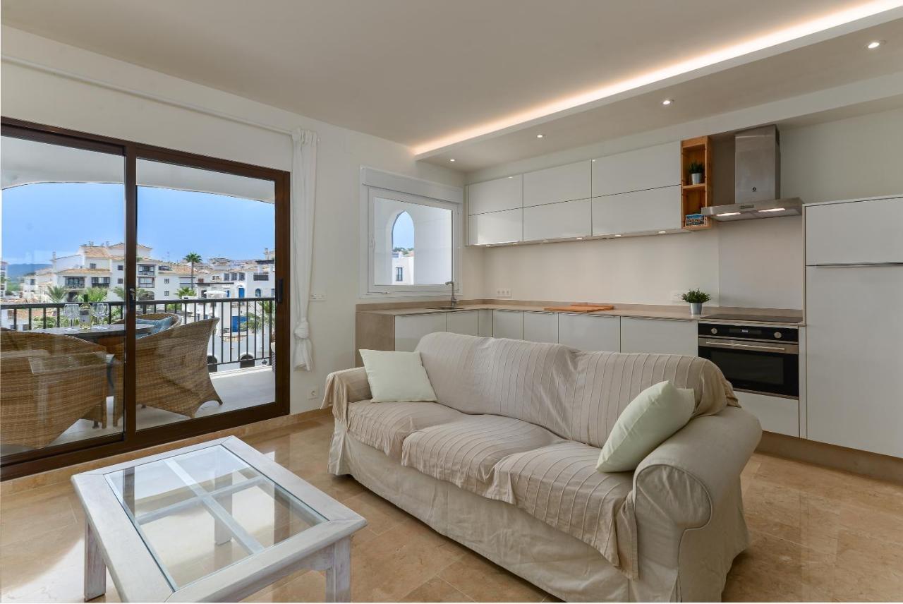 Duquesa Port Retreat Apartment Manilva Bagian luar foto