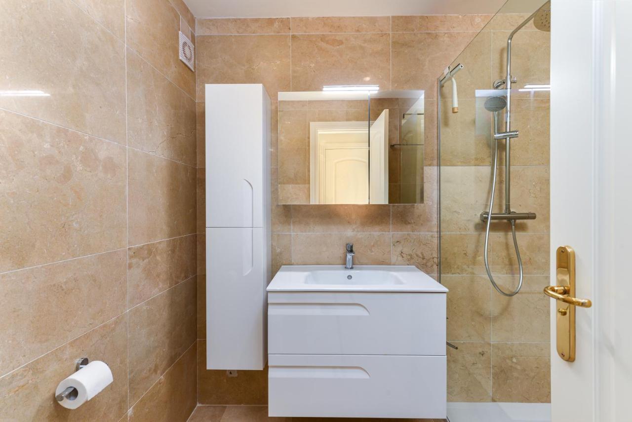Duquesa Port Retreat Apartment Manilva Bagian luar foto