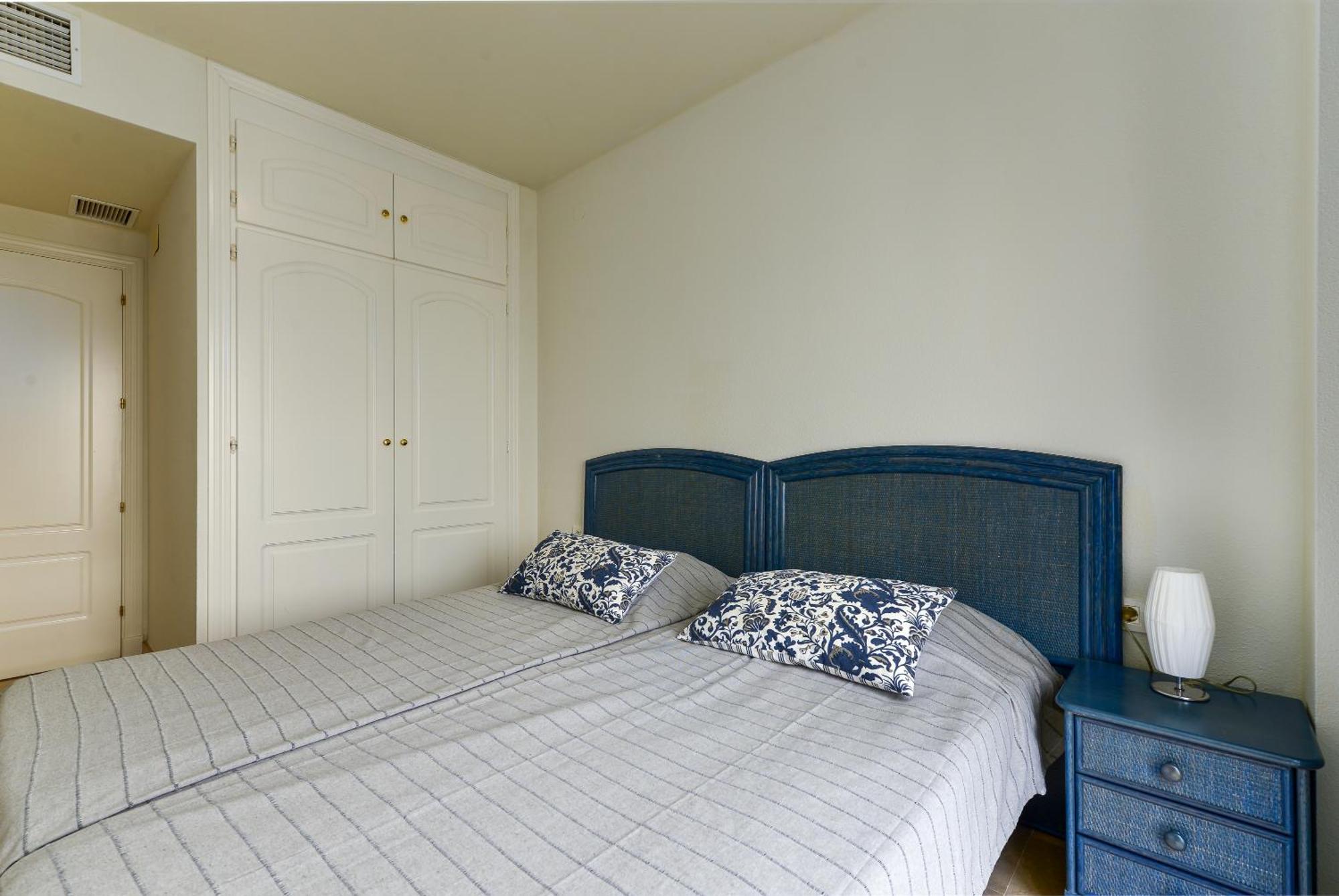Duquesa Port Retreat Apartment Manilva Bagian luar foto